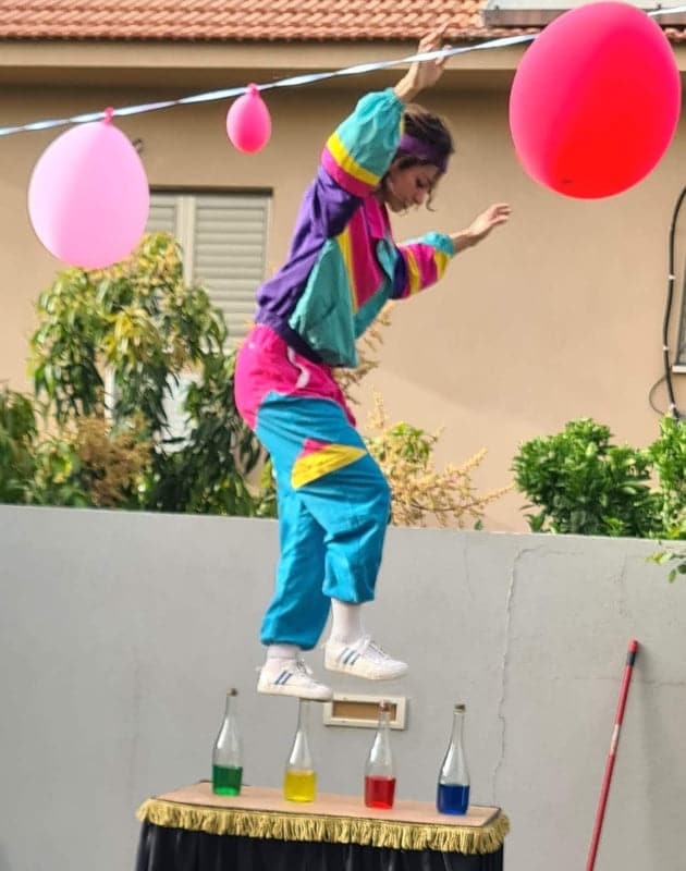יום הולדת קרקס מיס פטל על בקבוקים
